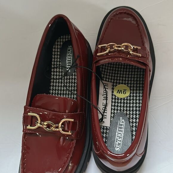 Seychelles Red Patent Leather Mules with Gold Accent - Picture 6 of 7